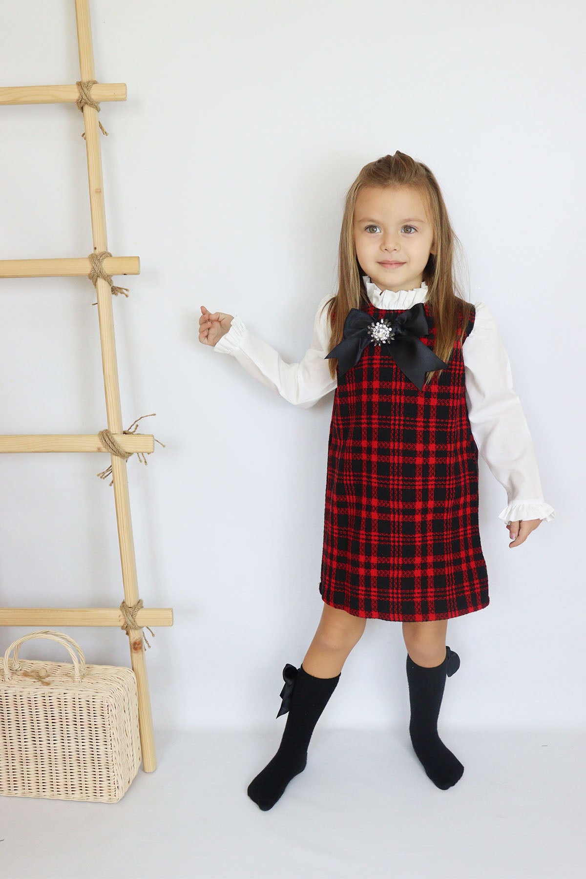 Kleid Vanessa - Kleid mit Tweed in schwarz und rot abnehmbare Brosche mit Zirkoniastein