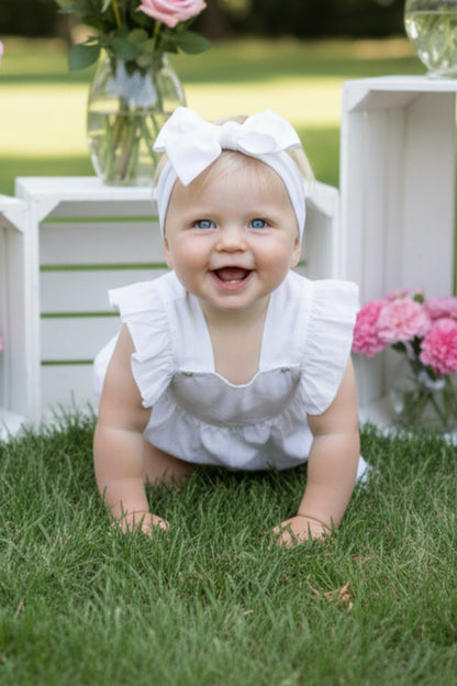 Bezaubernde Baby Salopette - weiß - mit Haarband
