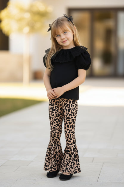 Set Bright - Besteht aus Hose mit Leopardenmuster, Bluse mit Spitze und Haarspangen