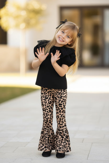 Set Bright - Besteht aus Hose mit Leopardenmuster, Bluse mit Spitze und Haarspangen