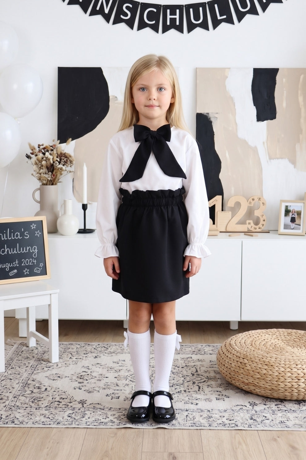 Set Laura -  schwarzer Rock mit Raffung und weißer Bluse mit schwarzer Schleife