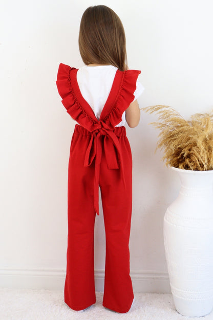 Rote Salopette Berlin - Jumpsuit in Rot mit Volantschultern und Haarspange