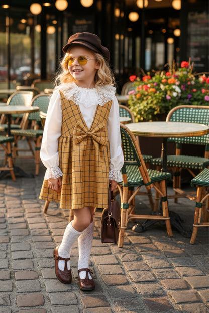 Giletkleid Anna mit Karomuster - senfgelbes Kleid im Karomuster kombiniert mit einer Bluse mit Spitzendetails