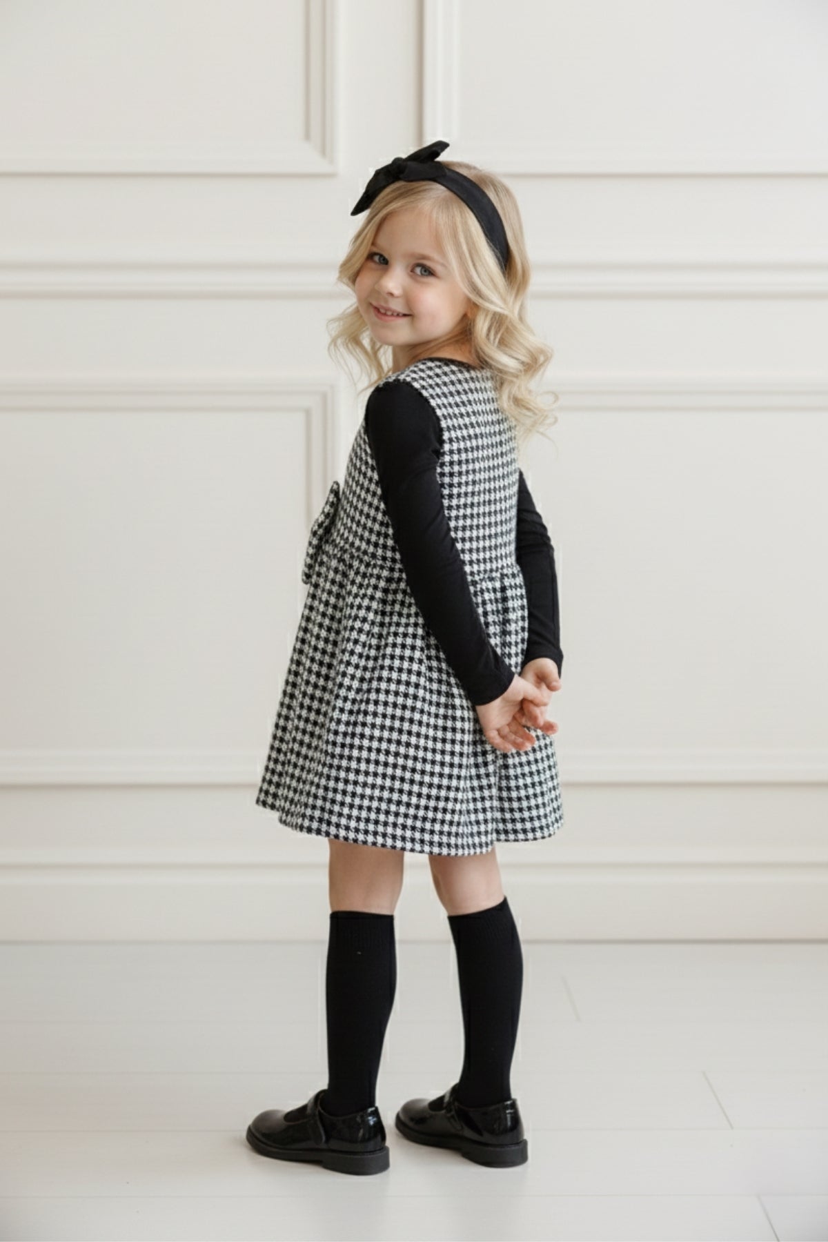 Schwarzes Giletkleid Anna - Kleid mit Hahnentritt Muster und Schleife dazu passendes Haarband