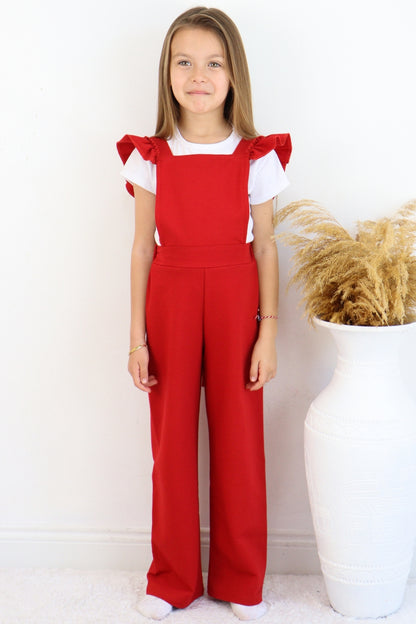 Rote Salopette Berlin - Jumpsuit in Rot mit Volantschultern und Haarspange
