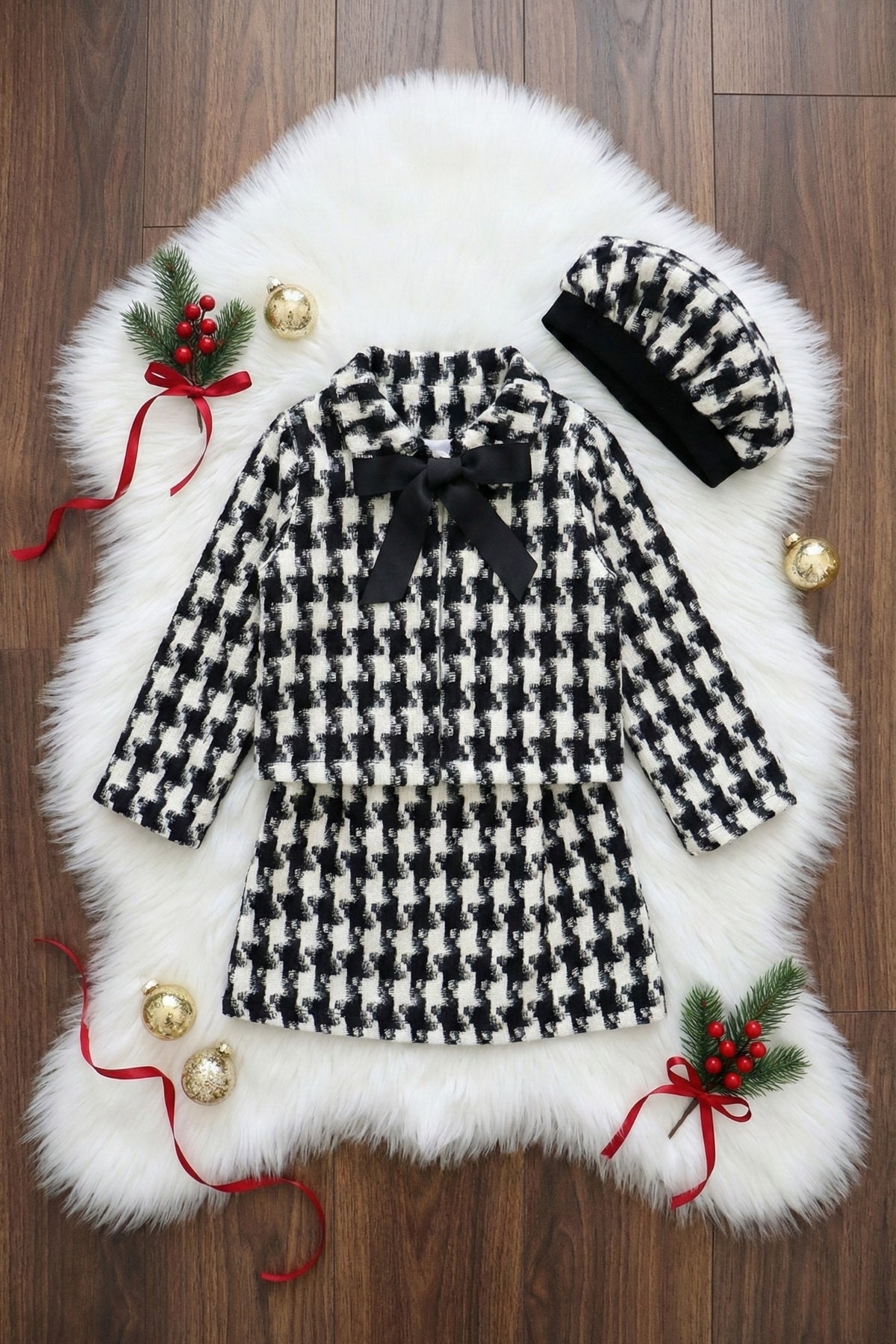 Dreiteiliges Set Santa schwarz/weiß  -  Blazer, Kleid und Mütze in schwarz - weiß Hahnentritt-Muster