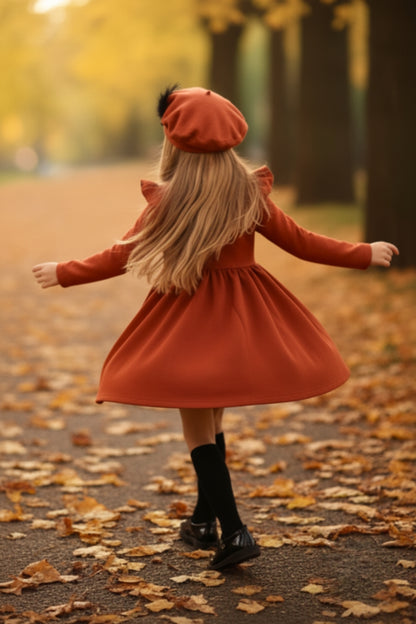 Kleid Sofia - Orange/Rostfarbenes Kleid mit Schleifendetail und Mütze im Set