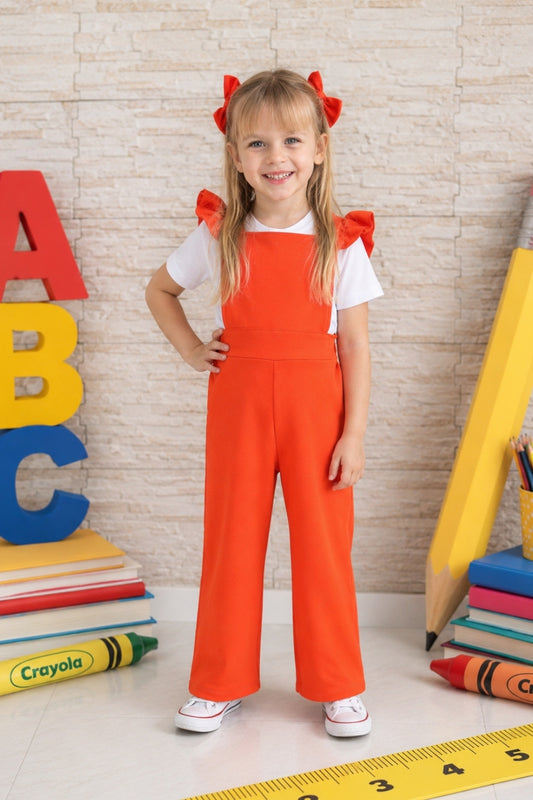 Orange Salopette Berlin - Jumpsuit in orange mit Volantschultern und Haarspangen